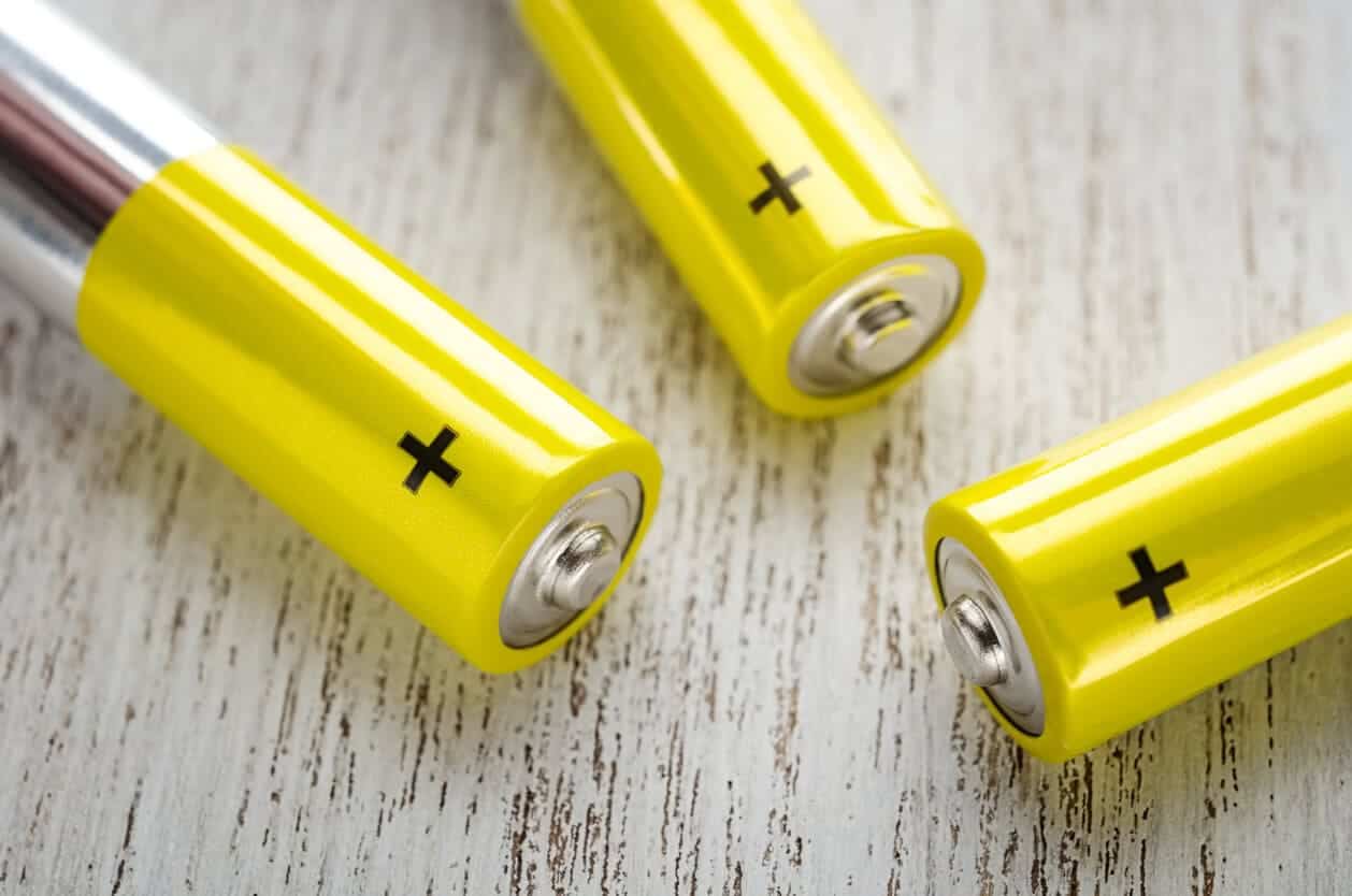 You are currently viewing AA vs AAA Batteries: What’s the Difference?
